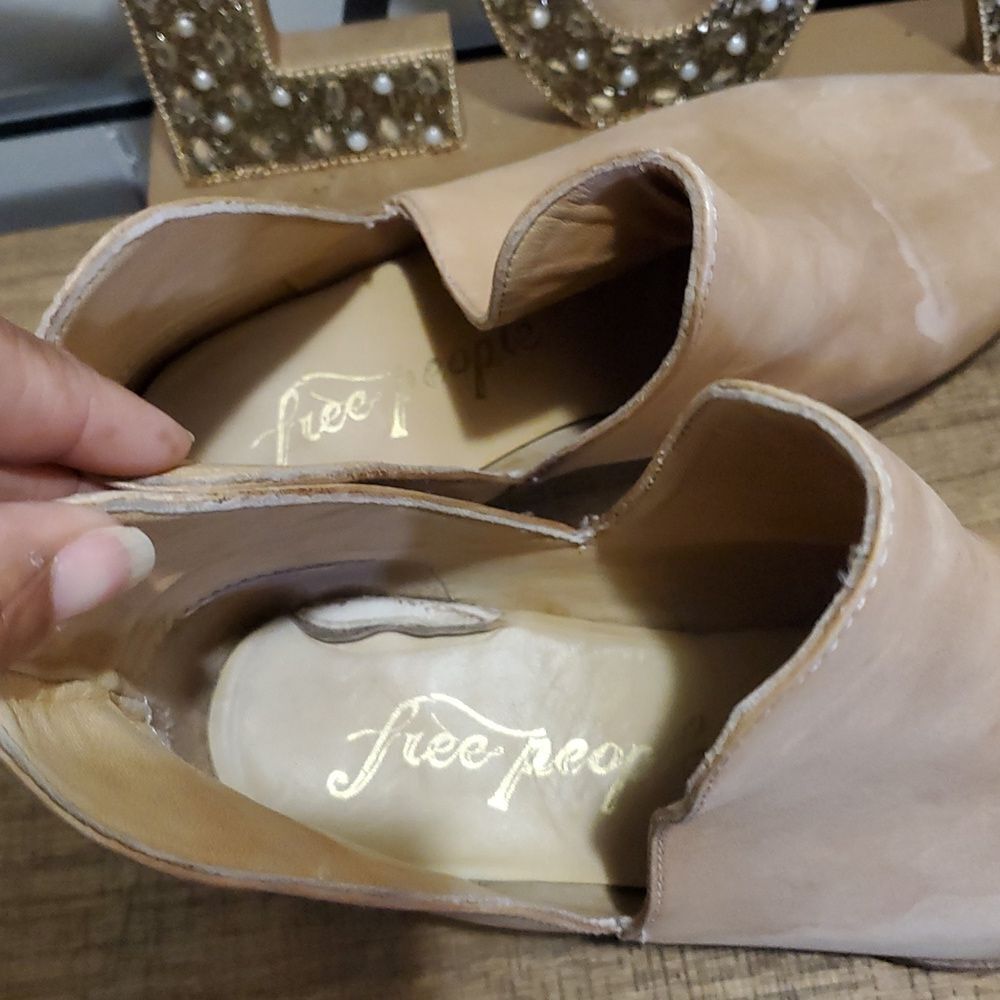 Free People Charm Double V Tan Buttery Soft Leather Slip On Booties US 8.5 Boho - Picture 10 of 10